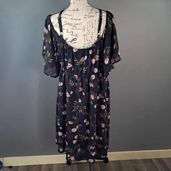 TORRID Plus Size 1 Black And Purple Floral Off The Shoulder Dress - Picture 2 of 9